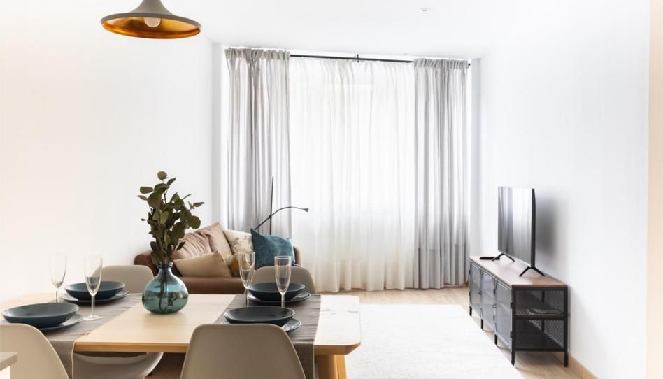 Living room of Flat for sale in  Barcelona Capital  with Air Conditioner, Parquet flooring and Terrace