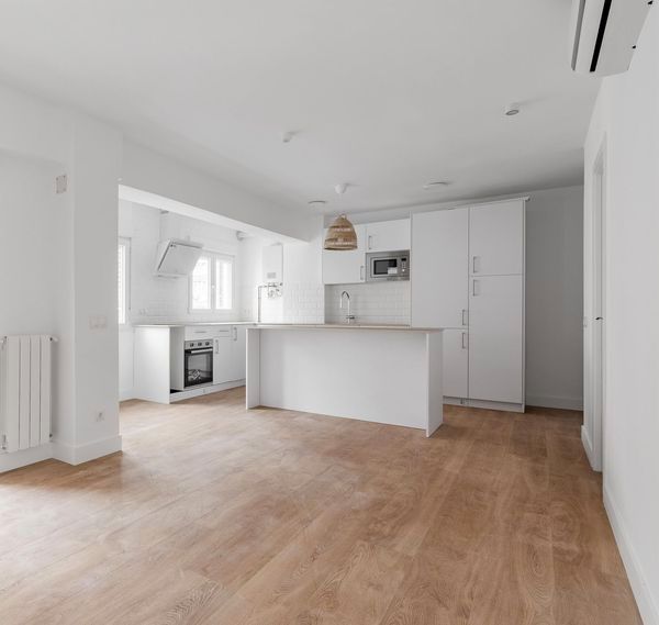 Kitchen of Flat for sale in  Madrid Capital  with Air Conditioner and Heating