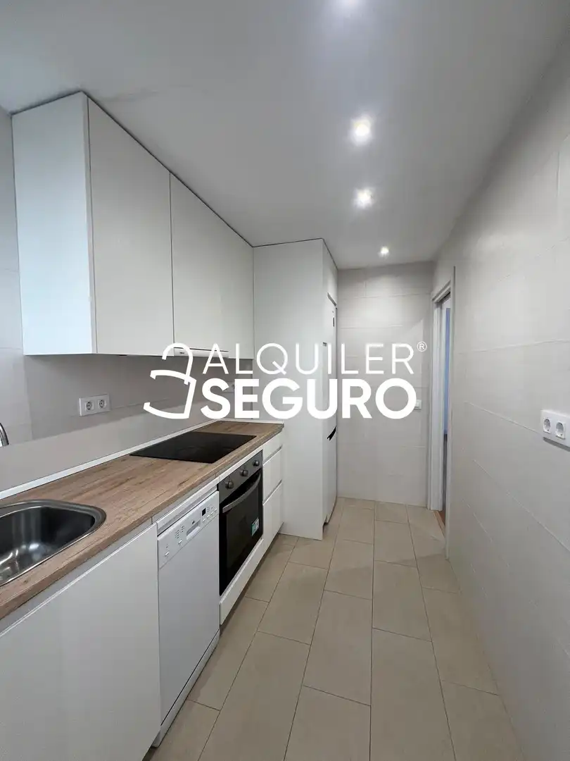 Cuina de Pis de lloguer en Madrid amb Calefacció