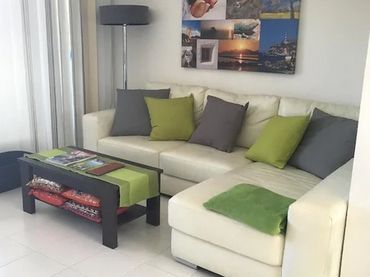 Appartement compact avec balcon à louer à Carrer des Caló 98