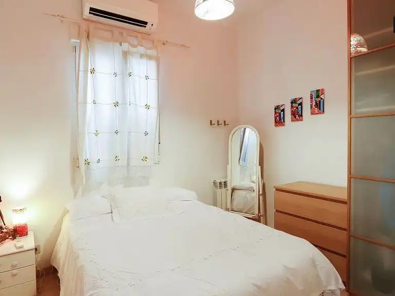 Habitación de Apartamento de alquiler en Lloret de Mar con Aire acondicionado, Parquet y Trastero