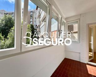 Exterior view of Flat to rent in  Madrid Capital  with Terrace