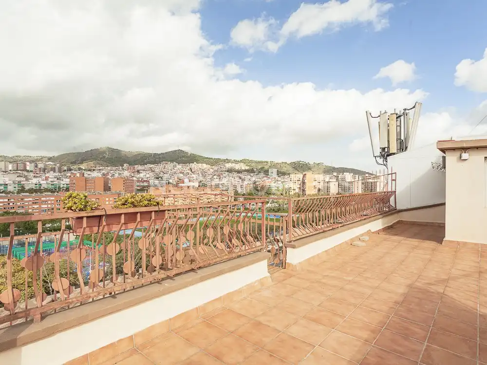 Terrasse von Dachboden zum Verkauf in Barcelona mit Klimaanlage, Heizung und Terrasse