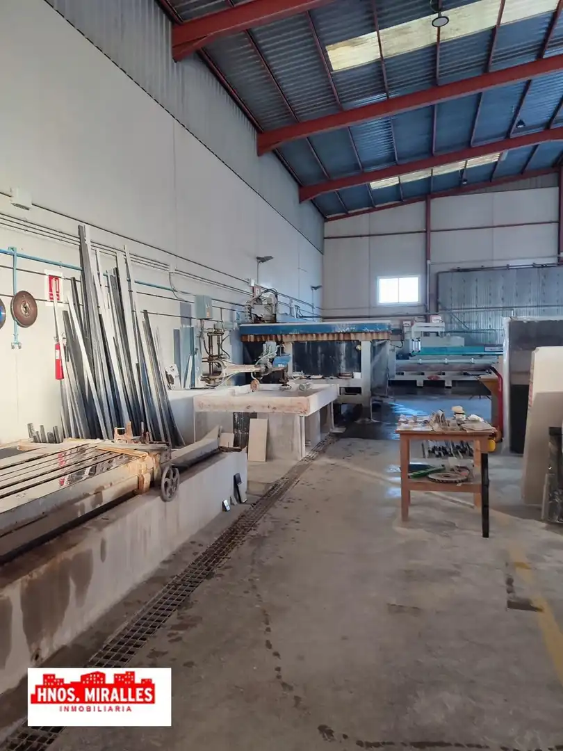 Nau industrial en venda a Almoradí