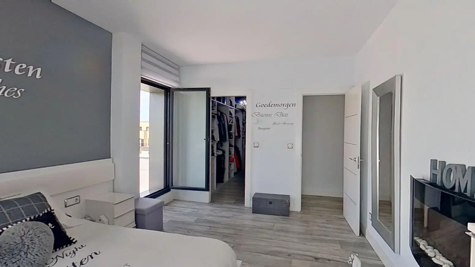 Dormitori de Casa o xalet en venda en Santander amb Terrassa i Moblat