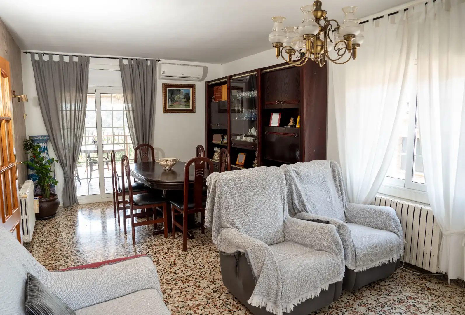 Sala de estar de Casa o chalet en venta en Lliçà d'Amunt con Aire acondicionado, Calefacción y Jardín privado