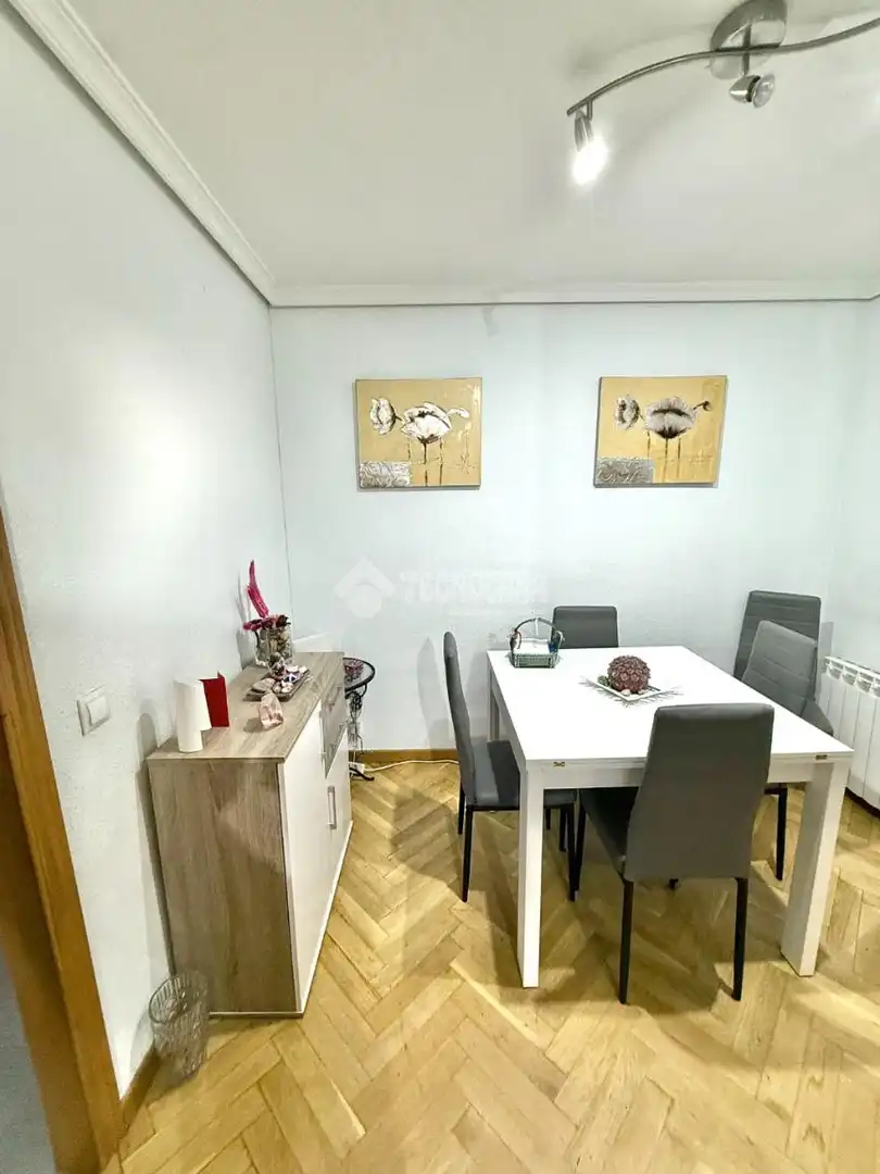 Comedor de Piso en venta en Madrid con Calefacción y Amueblado