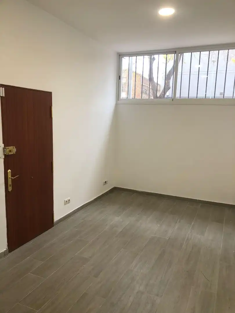 Habitación de Planta baja en venta en Barcelona