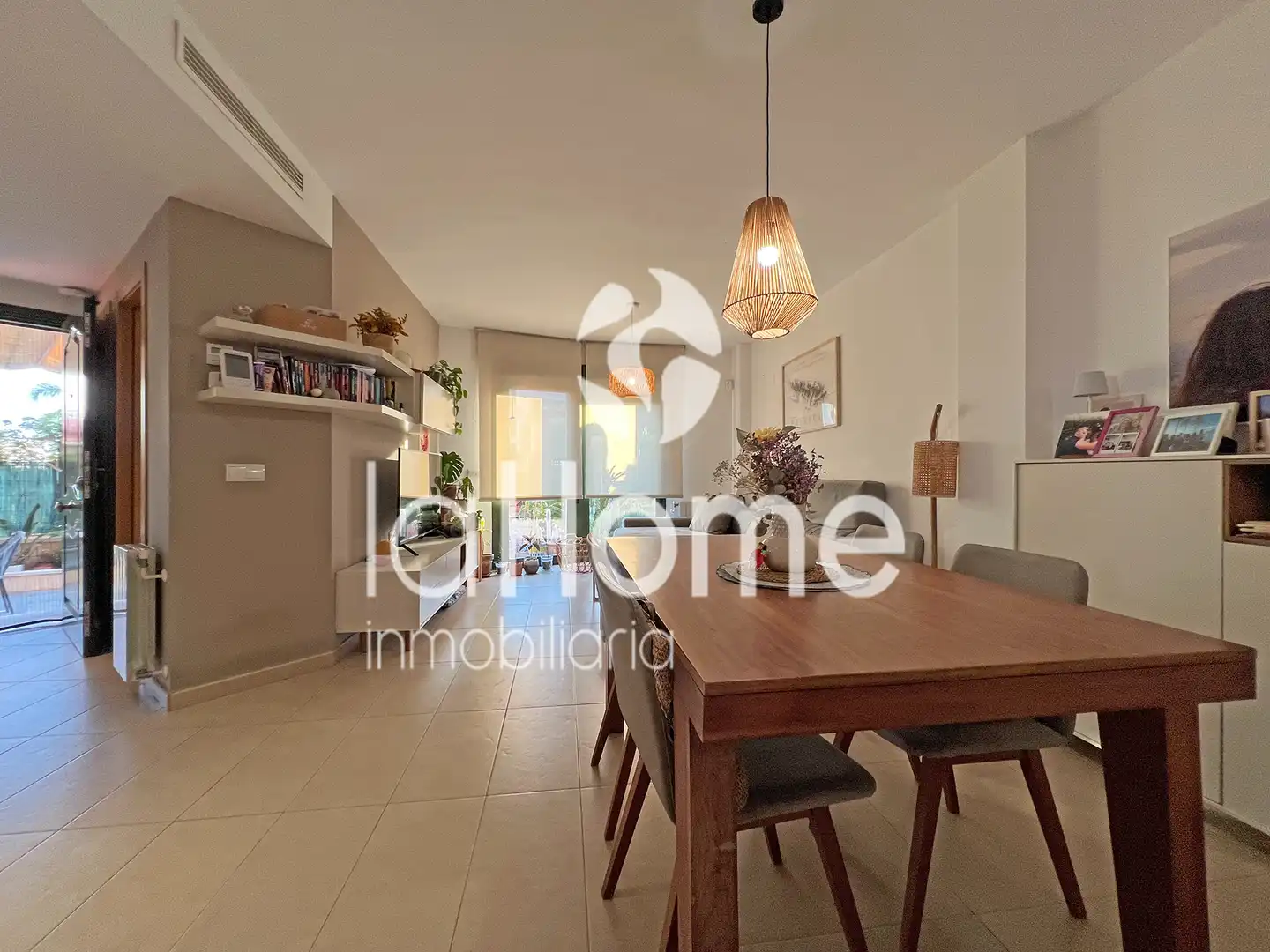 Sala de estar de Casa adosada en venta en Bétera con Aire acondicionado, Calefacción y Jardín privado