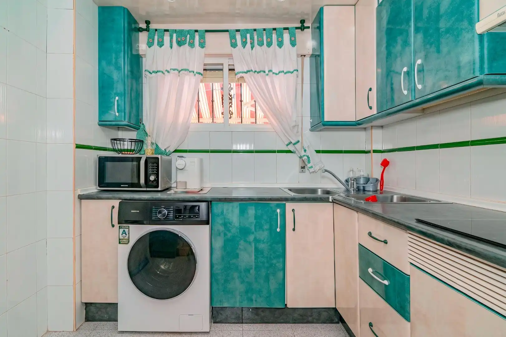 Cocina de Casa adosada en venta en Alhendín