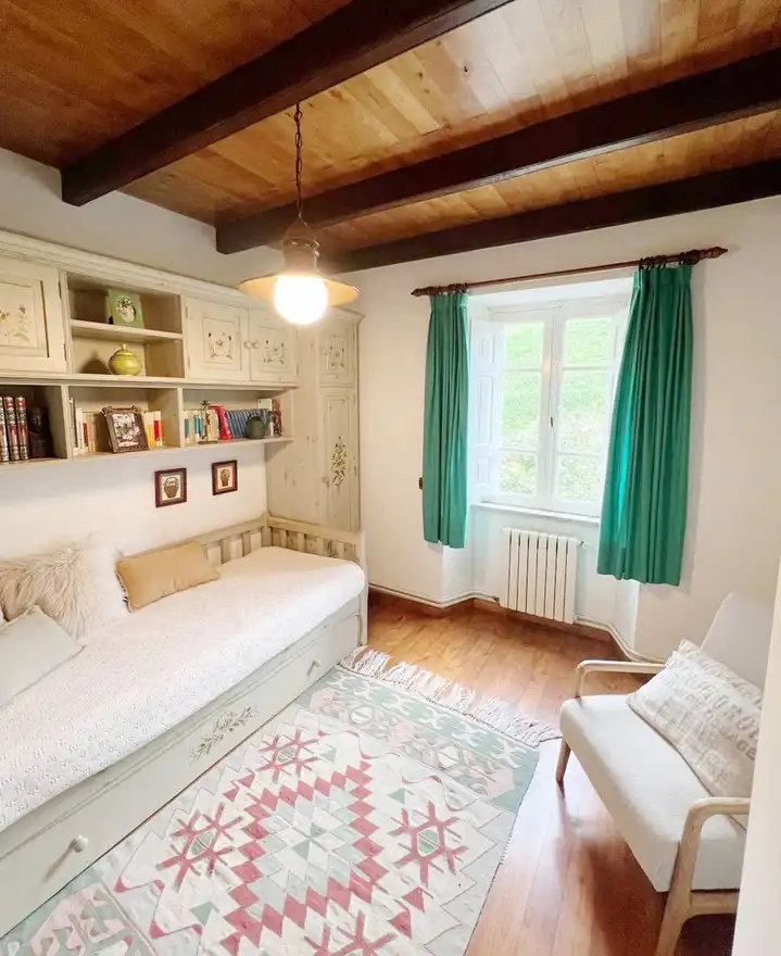Habitación de Casa o chalet en venta en A Pontenova   con Calefacción, Jardín privado y Parquet