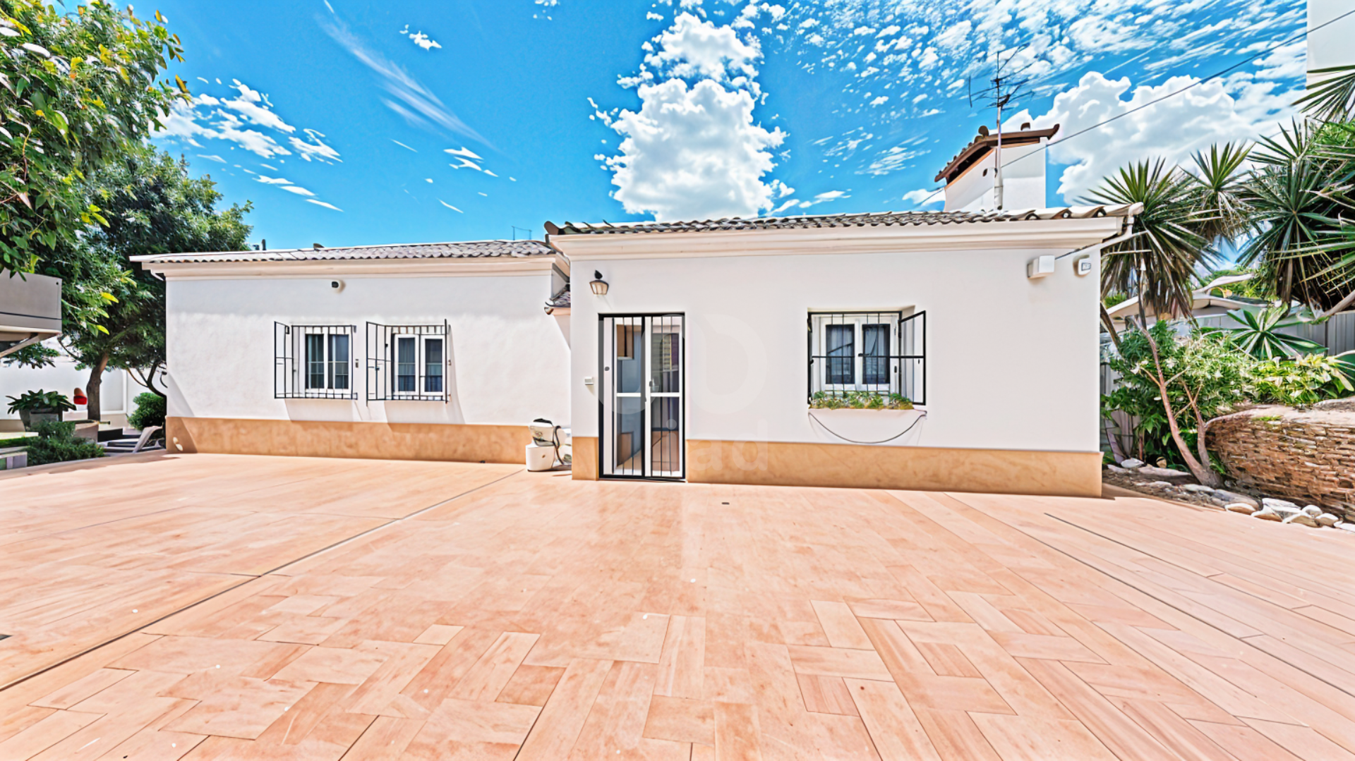 Vista exterior de Casa o xalet en venda en Chiclana de la Frontera amb Aire condicionat, Terrassa i Piscina