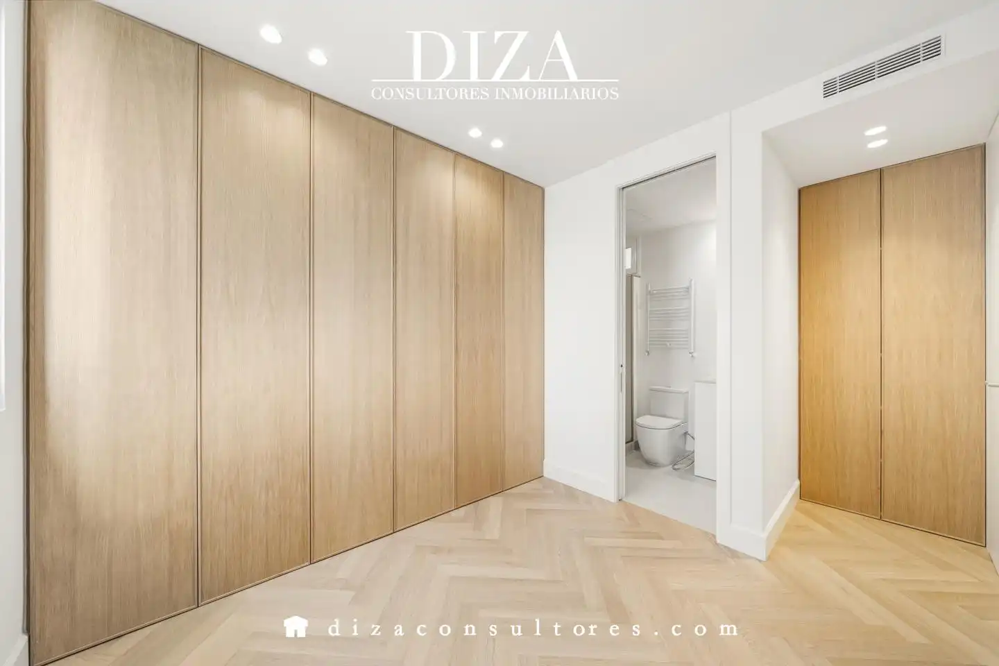 Bedroom of Flat for sale in Madrid  with Air Conditioner, Heating and Parquet flooring