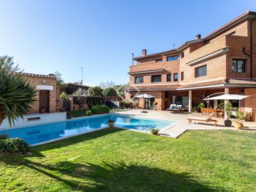Xalet amb piscina en venda a Valldoreix