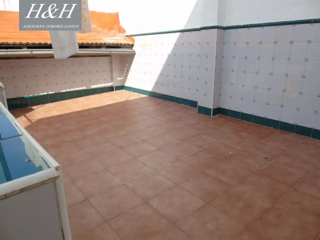 Appartamento con terrazza in affitto a El Castell, imagen 12