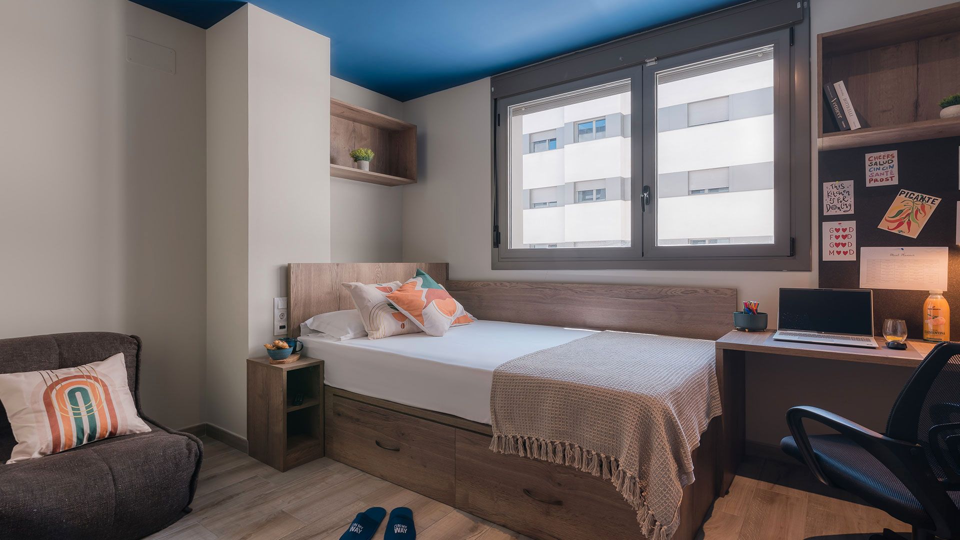 Habitación de Estudio de alquiler en  Valencia Capital con Aire acondicionado, Calefacción y Amueblado