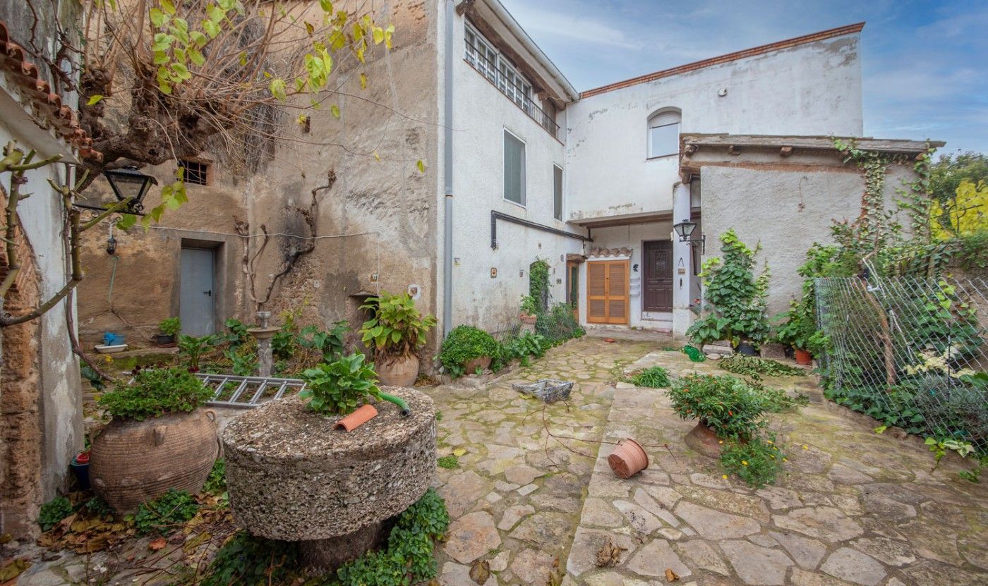 Vista exterior de Casa o xalet en venda en Sant Quintí de Mediona amb Calefacció, Terrassa i Traster