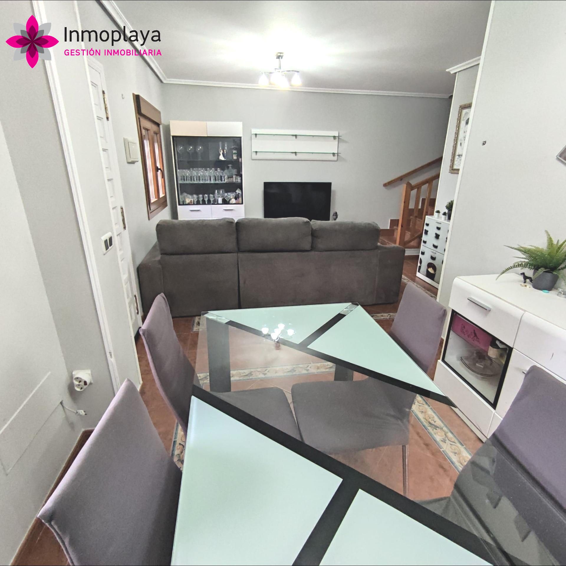 Sala de estar de Casa adosada en venta en Argoños  con Amueblado