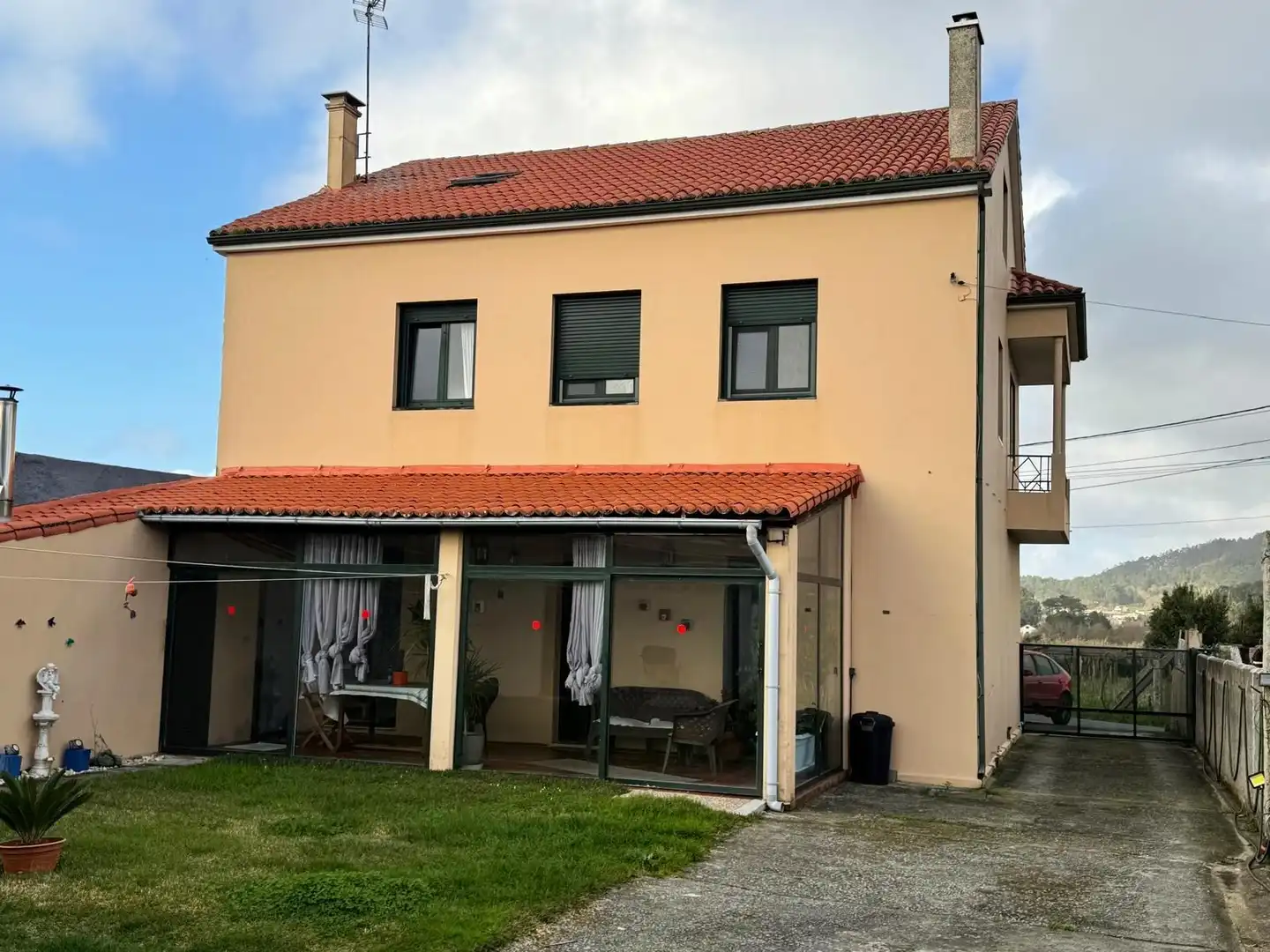 House with terrace for sale in Lugar DEIRO-TREMOEDO