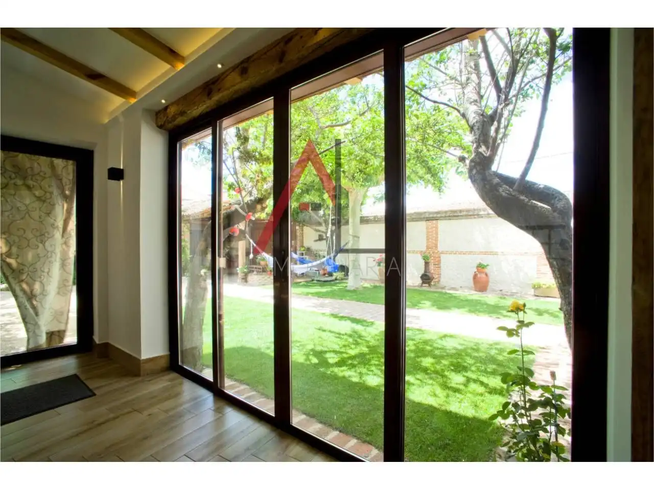 Jardí de Casa o xalet en venda en Santiuste de San Juan Bautista amb Jardí privat, Terrassa i Moblat