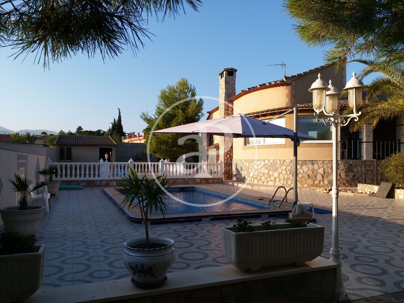 Piscina de Casa o xalet en venda en Alicante / Alacant amb Aire condicionat, Calefacció i Jardí privat