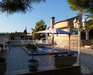 Piscina de Casa o xalet en venda en Alicante / Alacant amb Aire condicionat, Calefacció i Jardí privat