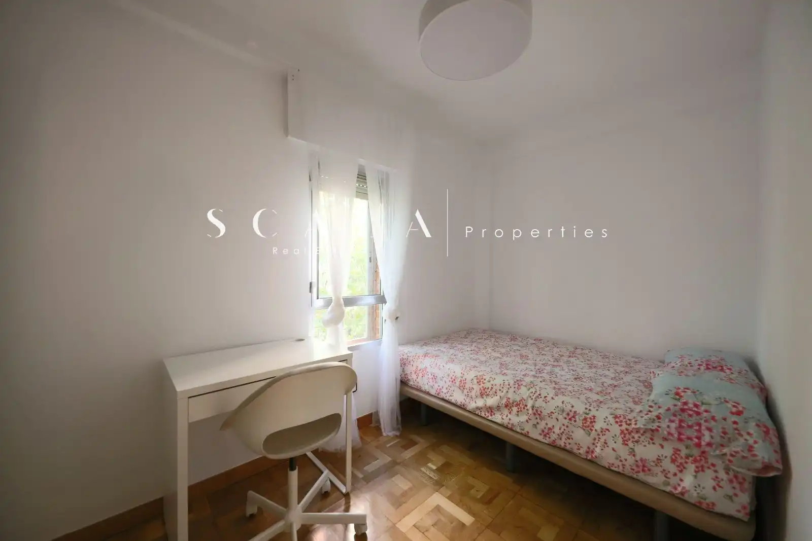 Bedroom of Flat for rent in Madrid  with Air Conditioner, Heating and Terrace