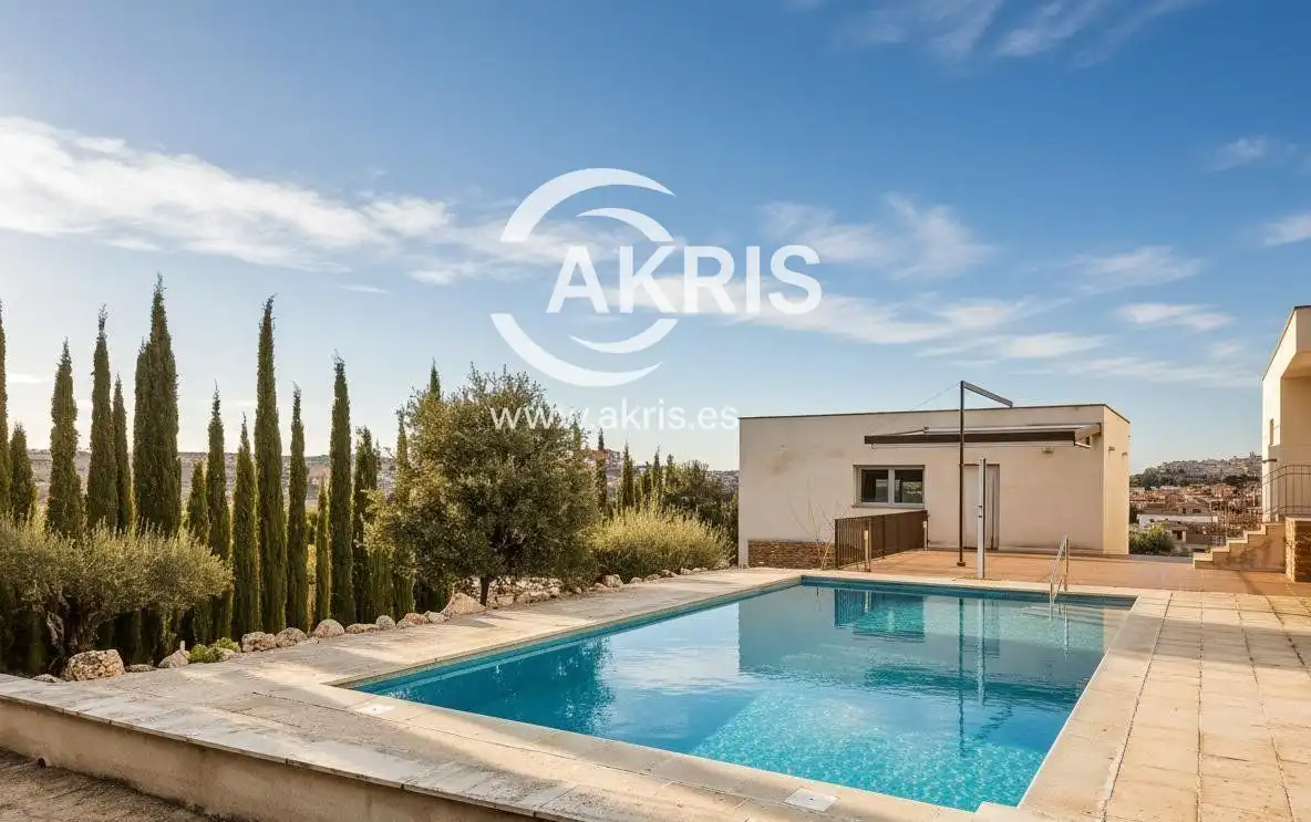 Houses for sale in Calle Monasterio Santa María la Real, Los Cigarrales-La Bastida