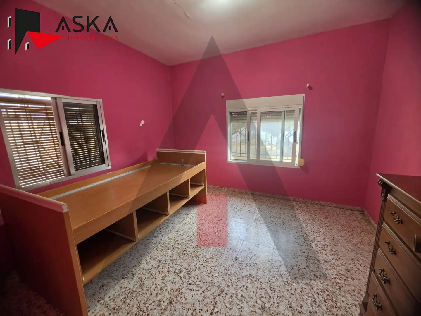 Dormitori de Casa o xalet en venda en Montserrat amb Jardí privat, Traster i Piscina