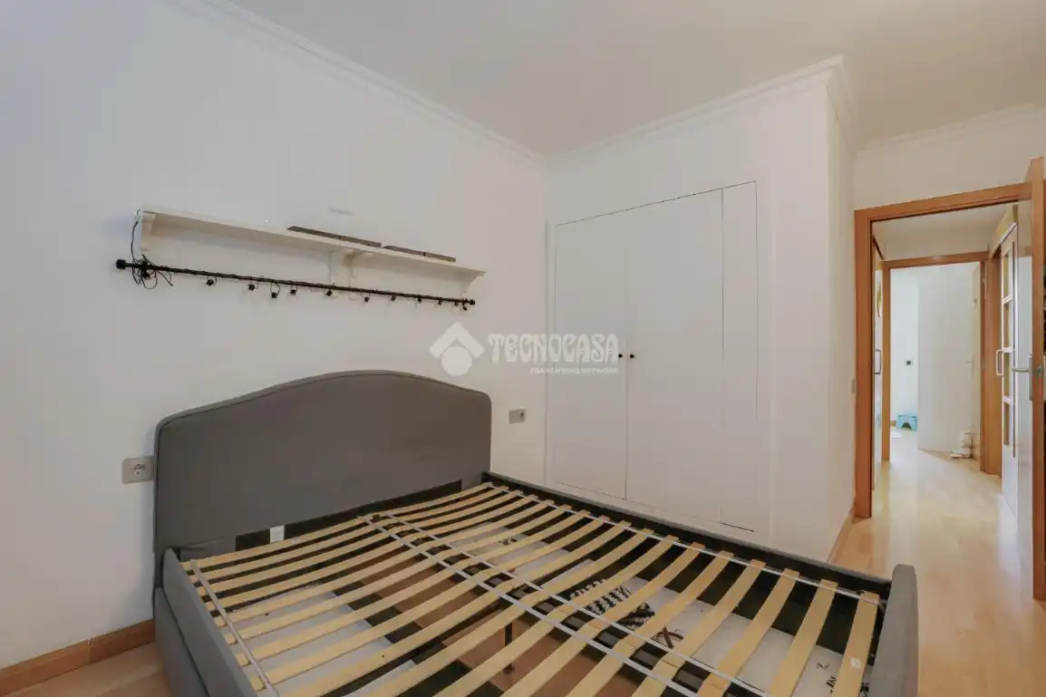 Bedroom of Flat for sale in Badalona  with Air Conditioner, Heating and Parquet flooring