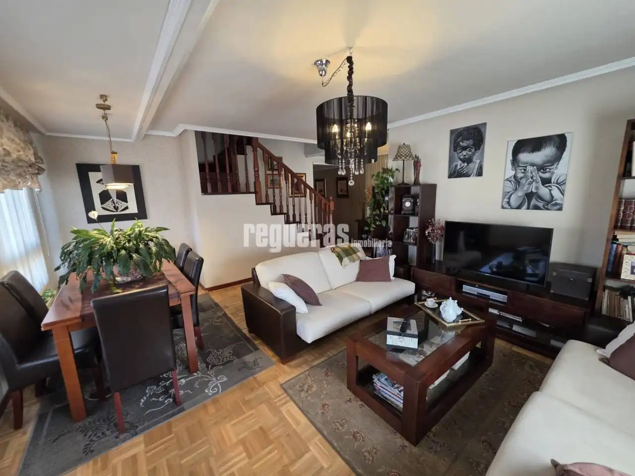 Duplex with lift for sale in Calle Fernández Corujedo, imagen 2