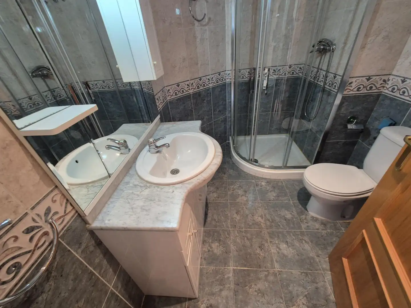 Baño de Piso en venta en Elda con Aire acondicionado, Calefacción y Amueblado