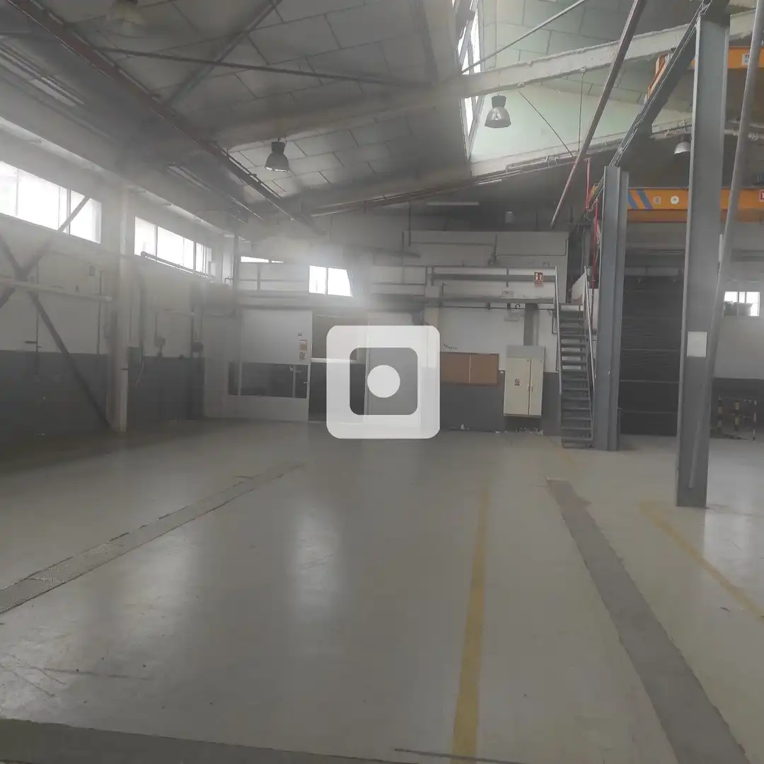Industrial buildings for rent in de les Cosidores, Egara