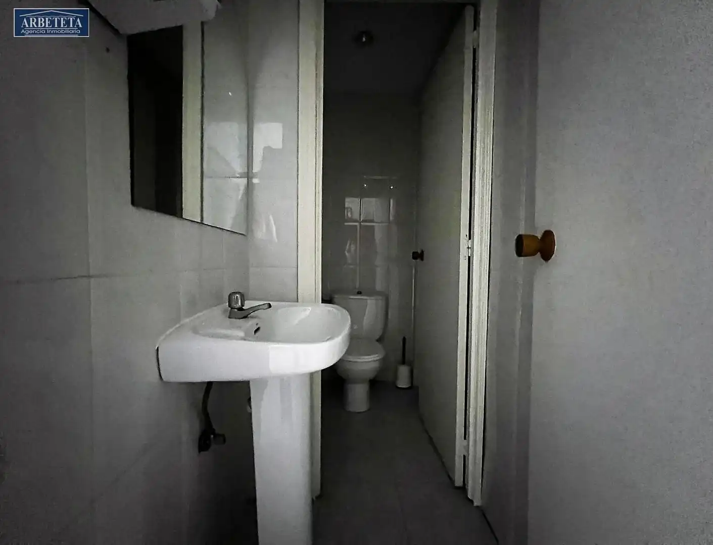 Baño de Oficina de alquiler en Guadalajara con Calefacción