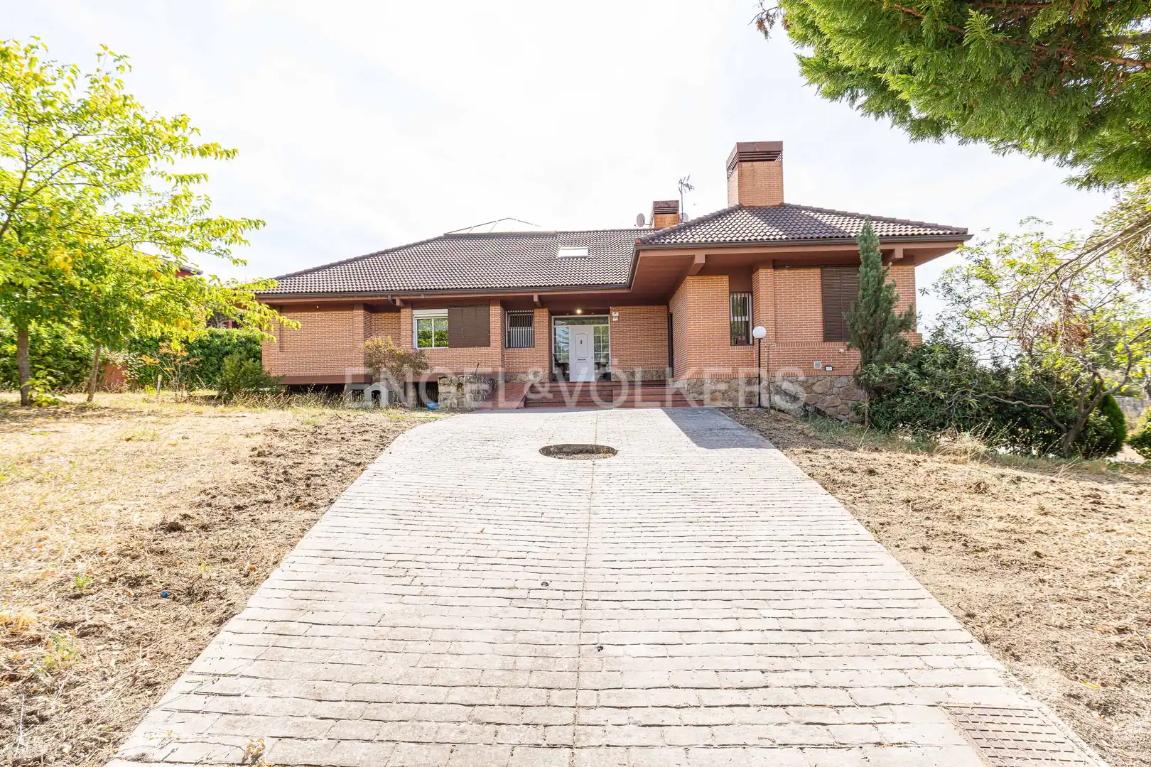 Vista exterior de Casa o xalet en venda en Collado Villalba amb Aire condicionat, Calefacció i Jardí privat