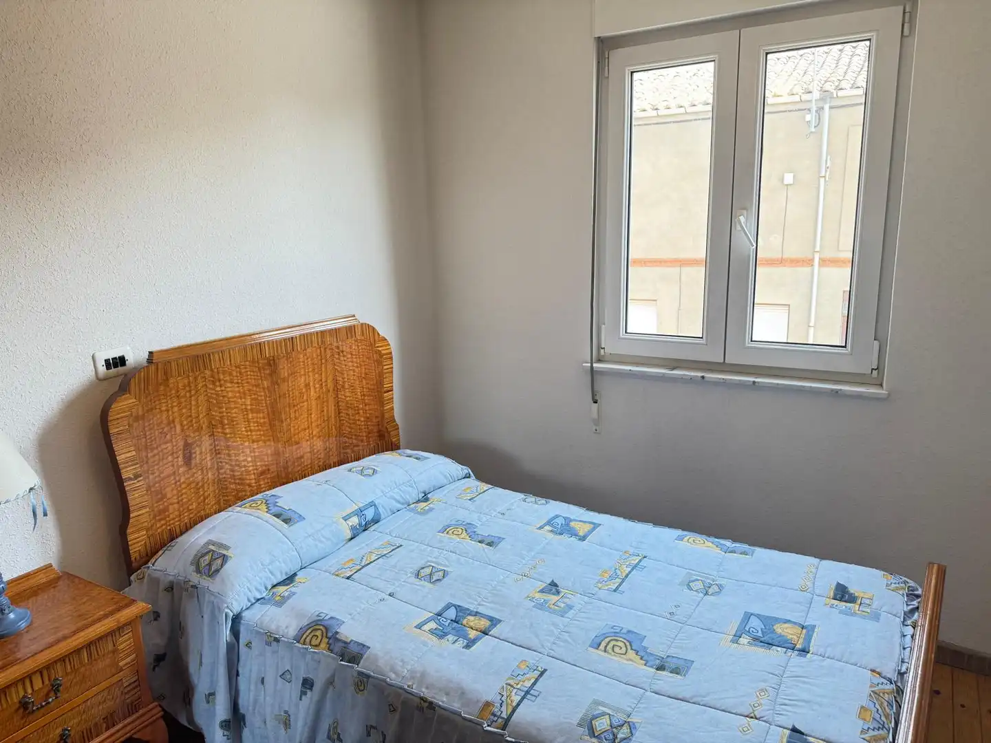 Dormitori de Casa o xalet en venda en Urdiales del Páramo amb Calefacció, Traster i Internet