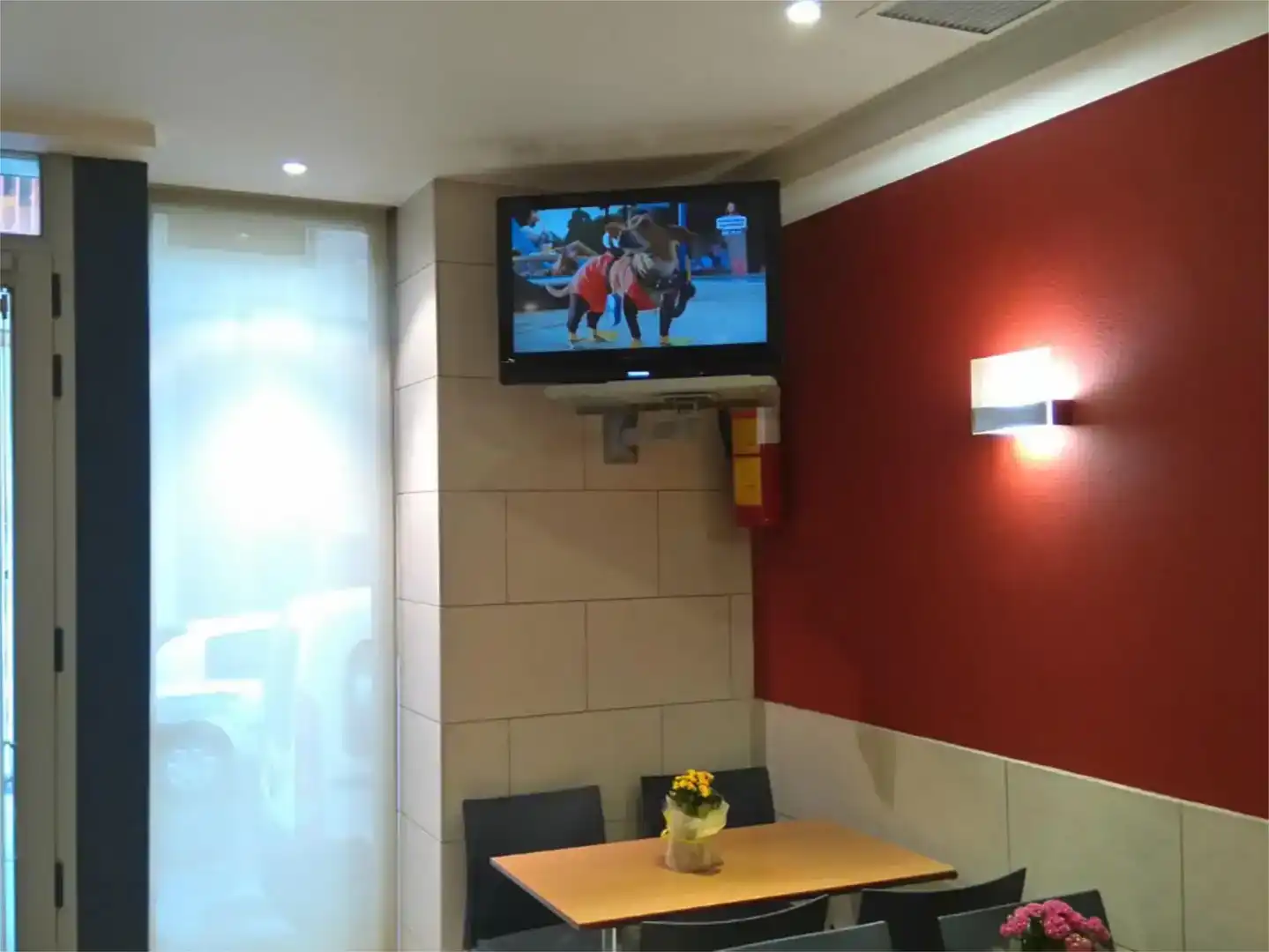 Commercial properties for rent in Jaca  with Air Conditioner