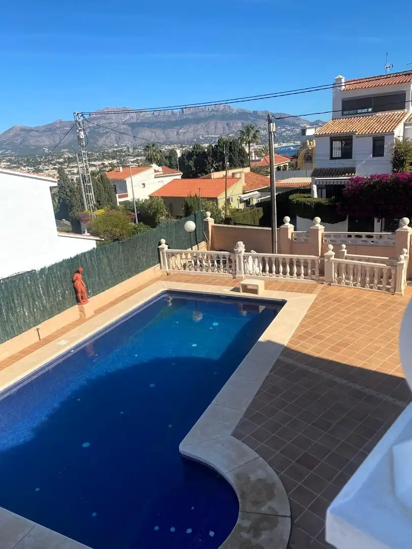Piscina de Casa o xalet en venda en L'Alfàs del Pi amb Aire condicionat, Calefacció i Terrassa