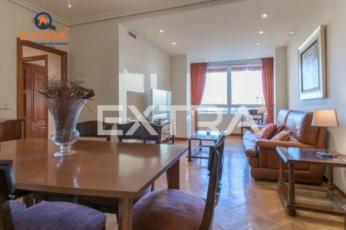 Wohnzimmer von Wohnung zur Miete in Madrid mit Klimaanlage, Heizung und Parkett