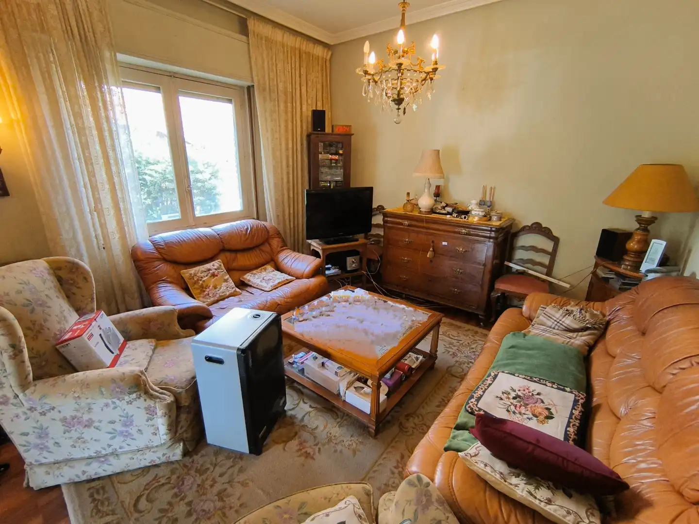 Sala d'estar de Casa o xalet en venda en Palencia amb Calefacció, Jardí privat i Parquet