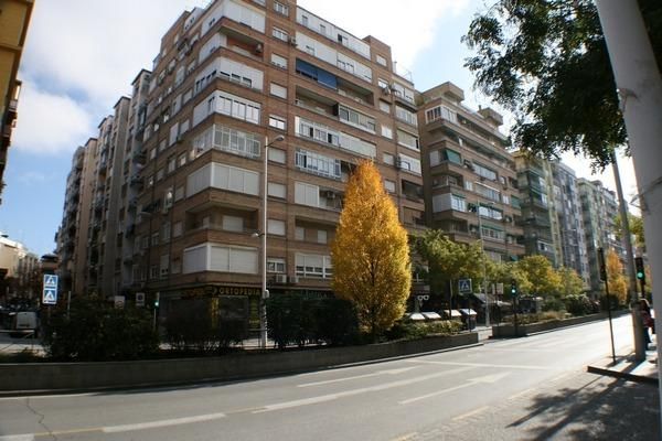 Exterior view of Premises to rent in  Granada Capital