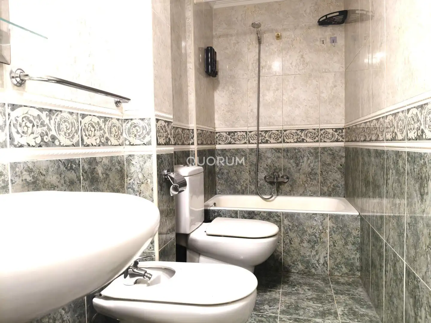 Bathroom of Flat for sale in Bilbao   with Heating