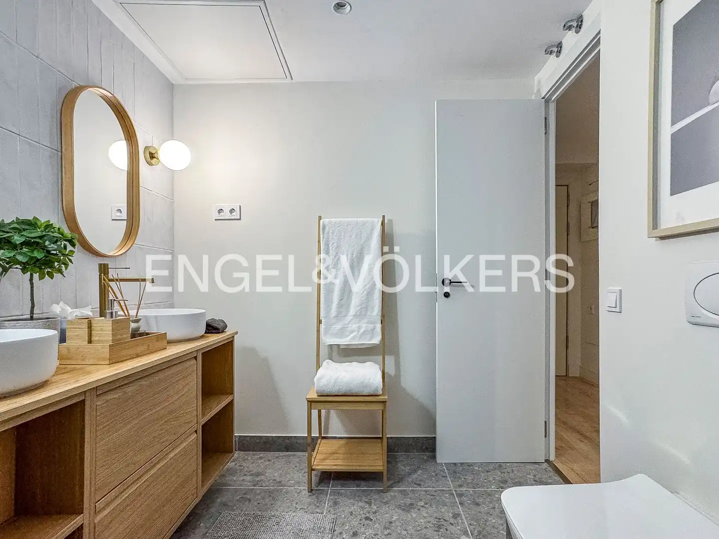 Bathroom of Flat for rent in Barcelona  with Air Conditioner, Heating and Parquet flooring