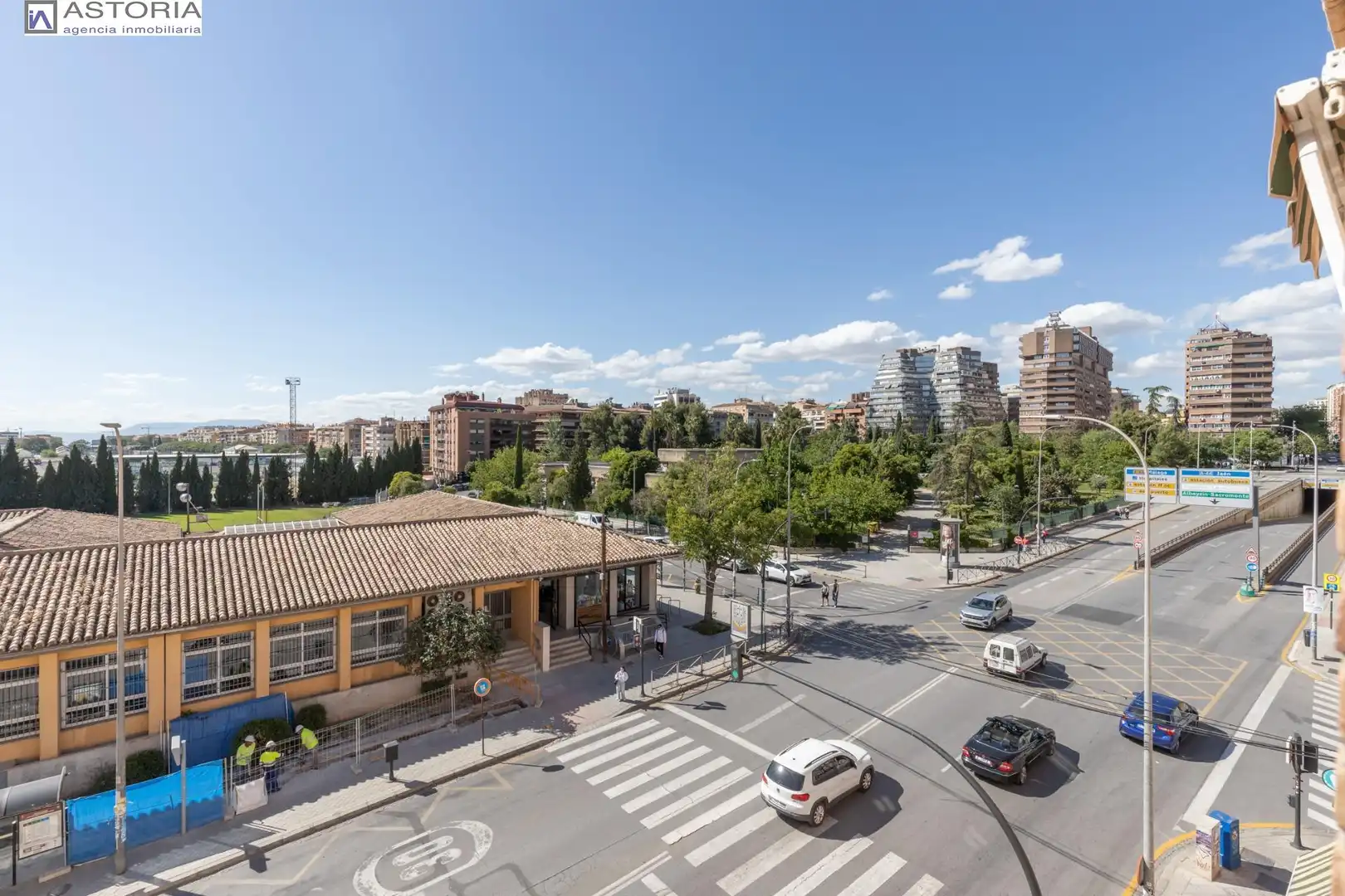 Außenansicht von Wohnung zum Verkauf in Granada mit Klimaanlage und Heizung