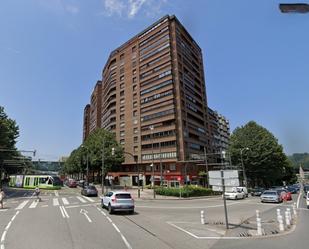 Vista exterior de Pis en venda en Bilbao  amb Calefacció