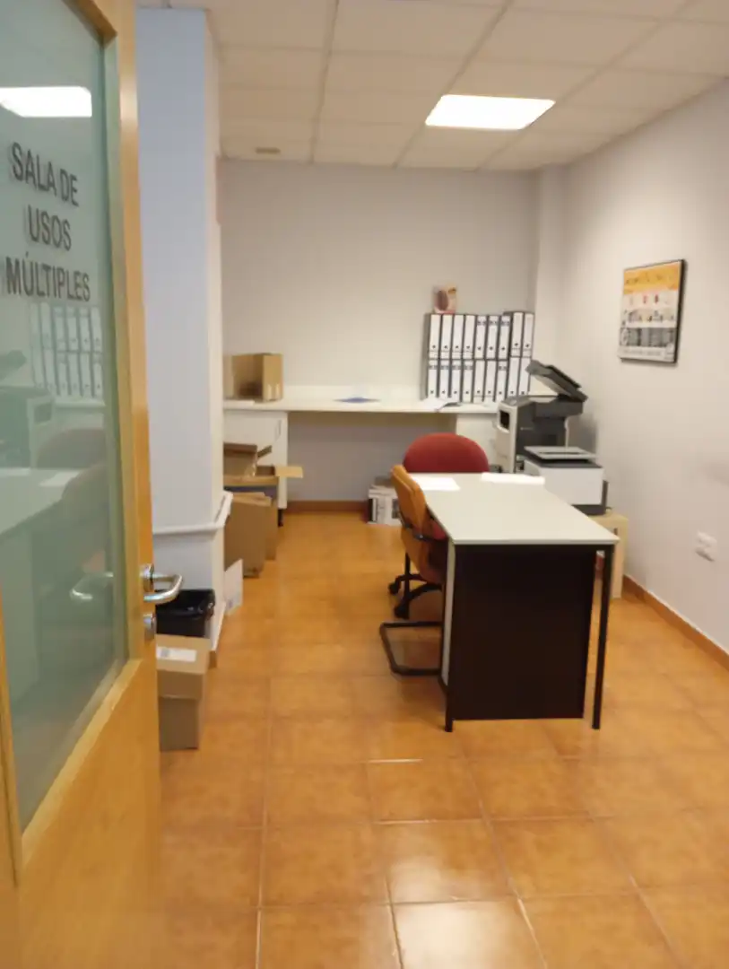 Oficina de alquiler en Oviedo  con Calefacción