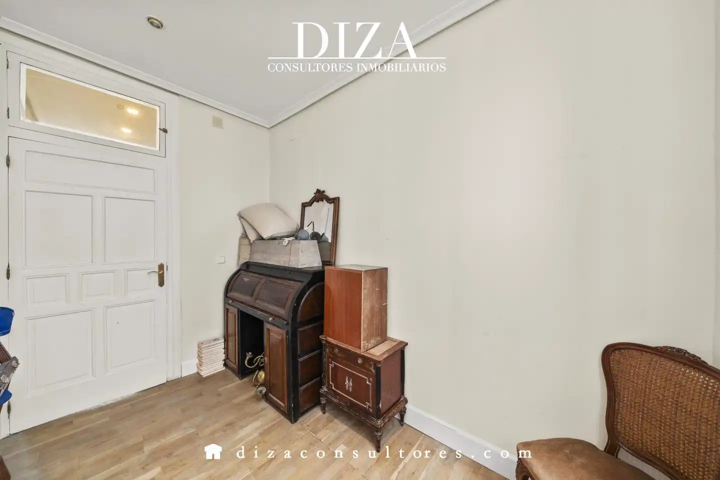 Bedroom of Flat for sale in Madrid  with Air Conditioner, Terrace and Furnished