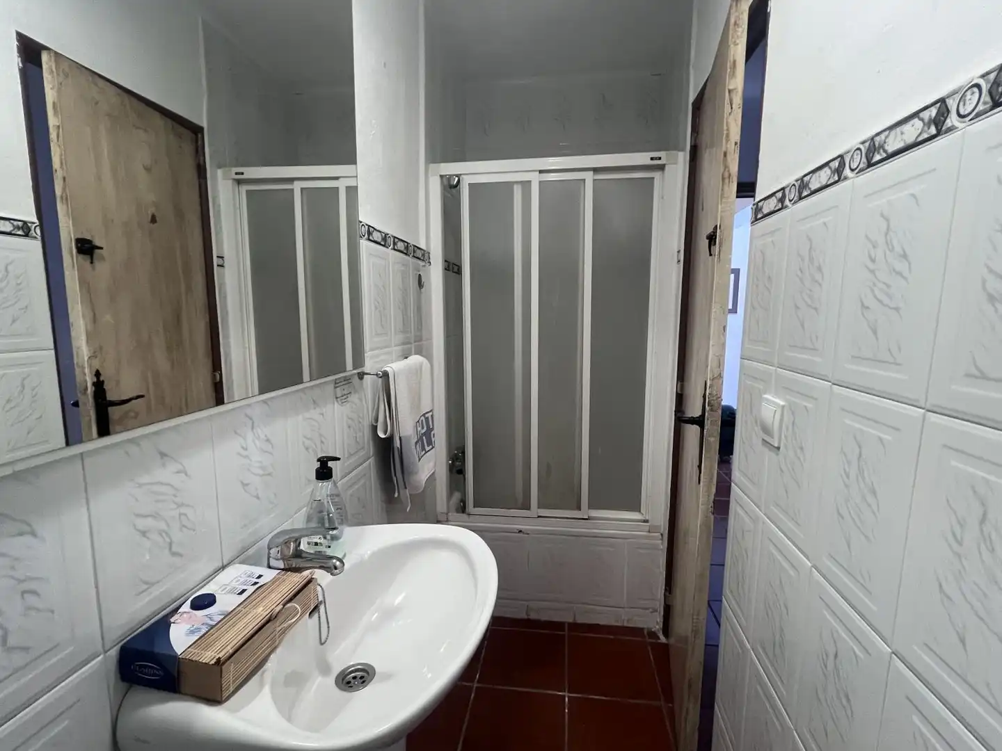 Bany de Pis en venda en Marbella amb Terrassa