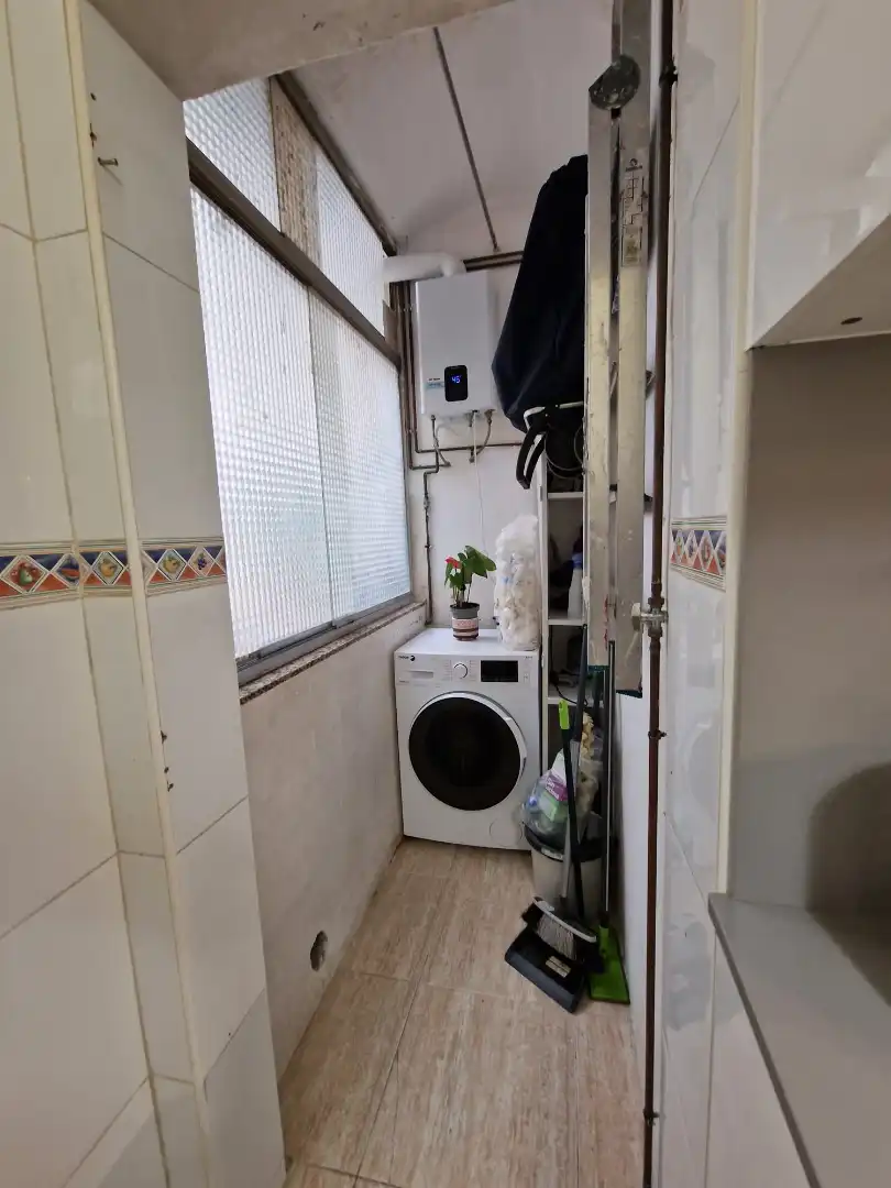 Bathroom of Flat for sale in Barcelona  with Heating, Parquet flooring and Oven