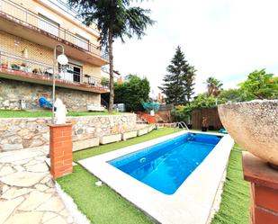 Piscina de Casa o xalet en venda en Pallejà amb Aire condicionat, Calefacció i Jardí privat